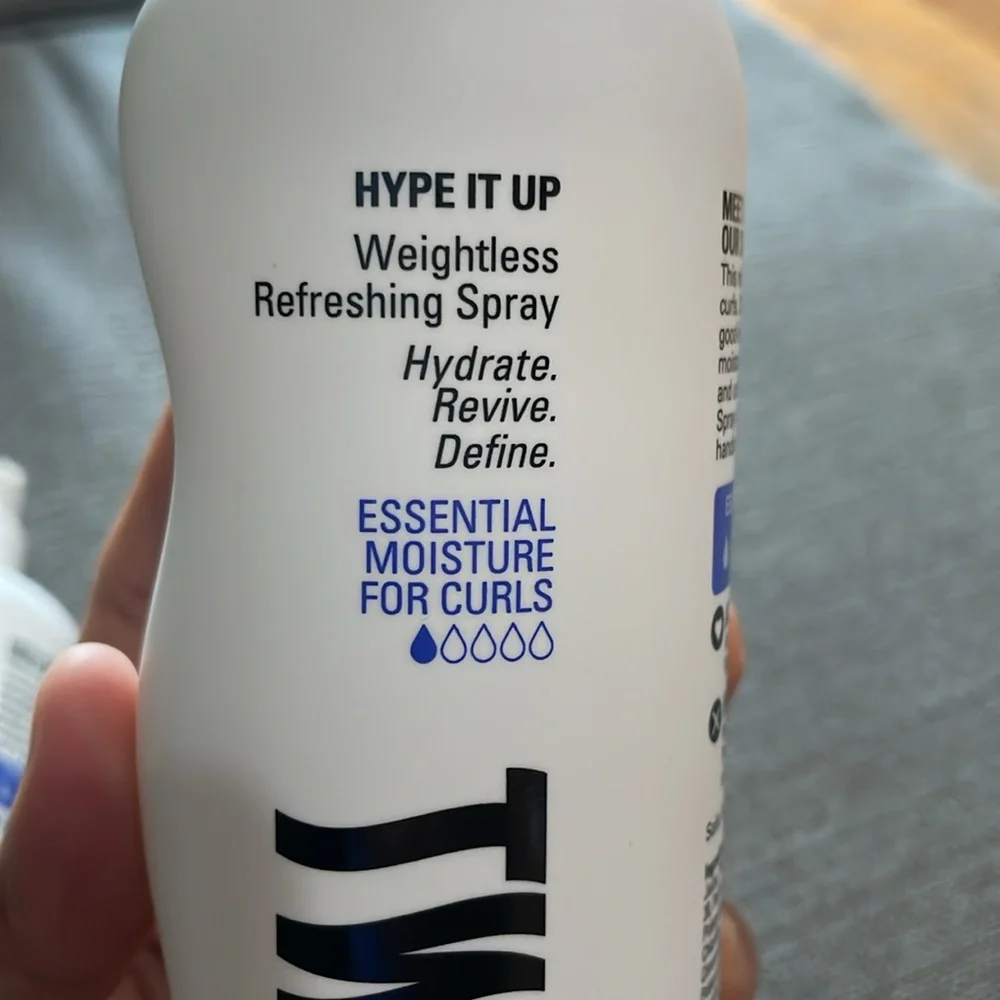 Twist by Ouidad Hype It Up Weightless Refreshing Spray